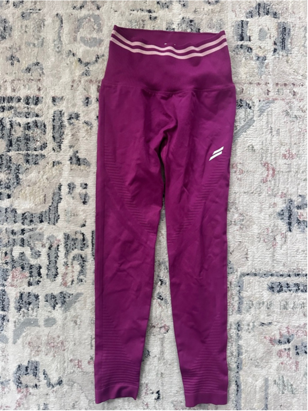Women's DOYOUEVEN Magenta Beige Leggings XS